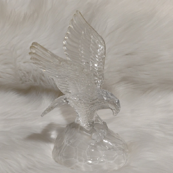 Clear Solid Glass Eagle Figurine Absolutely Beautiful As He Is Landing (#01)